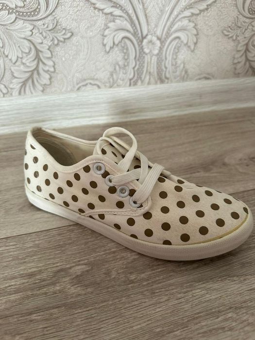 Оптом кроссовки 1000