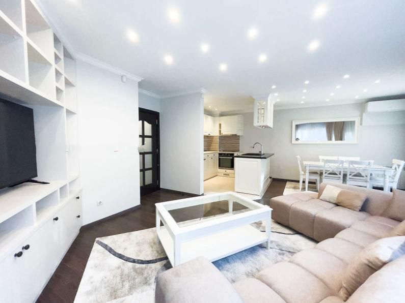 Дава се под наем Тристаен апартамент в София, Дианабад - 140 кв.м за 1099 € - Снимка #1