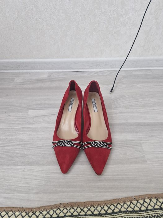 Туфли женская ,красная