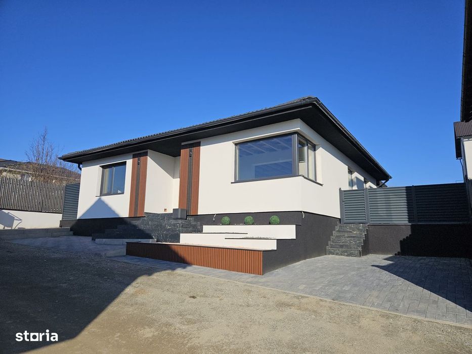 Casă individuală modernă pe parter, cu teren, la 4 km de Sibiu