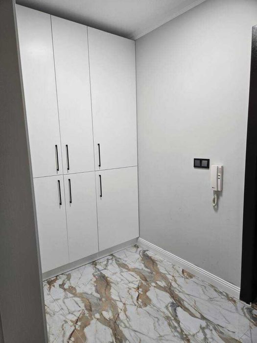 Дава се под наем Двустаен апартамент в Бургас, Лазур - 75 кв.м за 700 € - Снимка #6