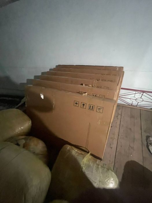 Samsung Smart TV  75 talik  ovolniy ekran