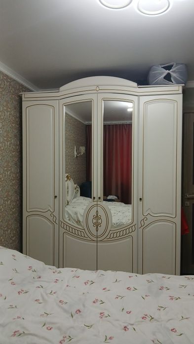 Спальный гарнитур,без матраса , за 270тыс