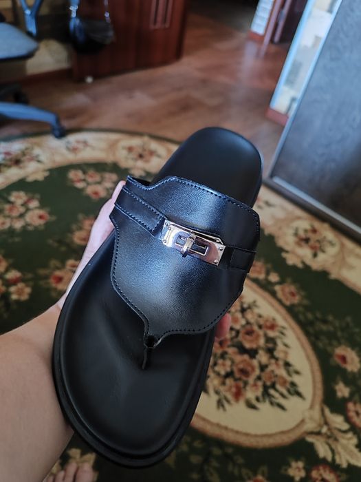 Новые повседневные шлепки