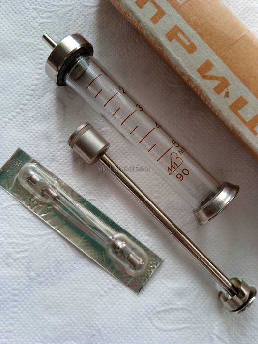 Антична среда на 20-ти век Спринцовка стъклена 5 мл + 2 игли