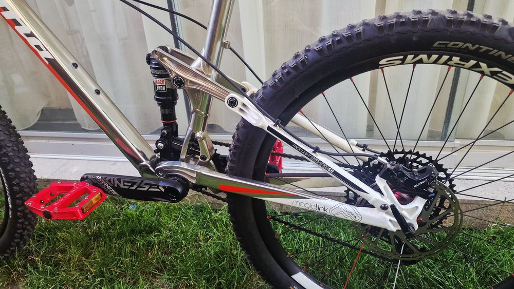 Bicicleta Full Suspension Kona2+2
