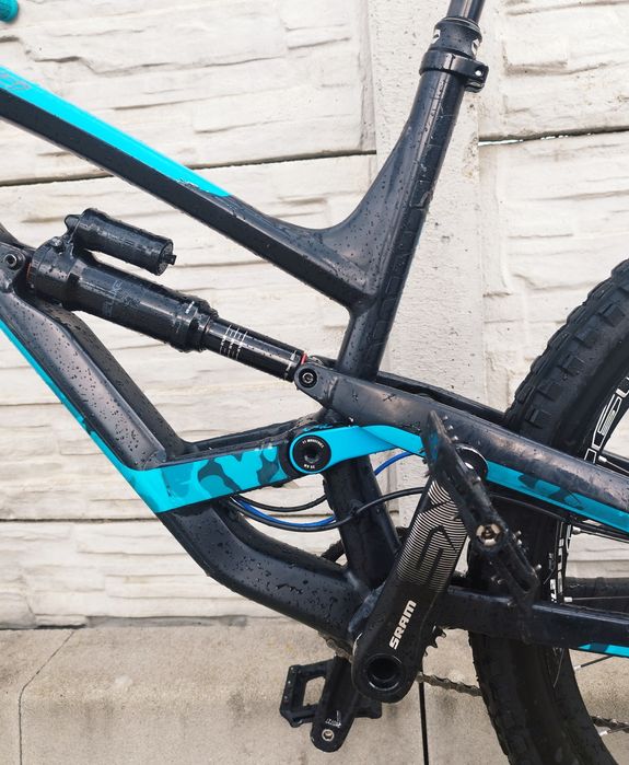 Bicicletă YT Capra 27" AL 2018, Negru Perlat/Albastru Turcoaz.