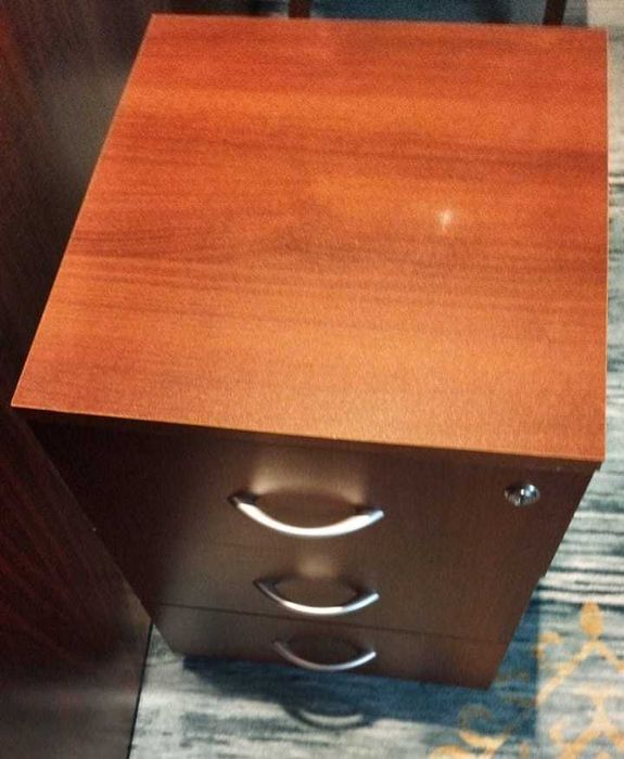 Продаются офисные тумбы