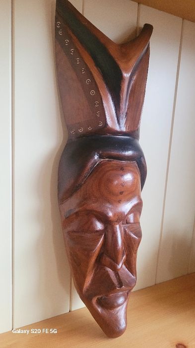 Порцеланова ръчно рисувана маска  за стена