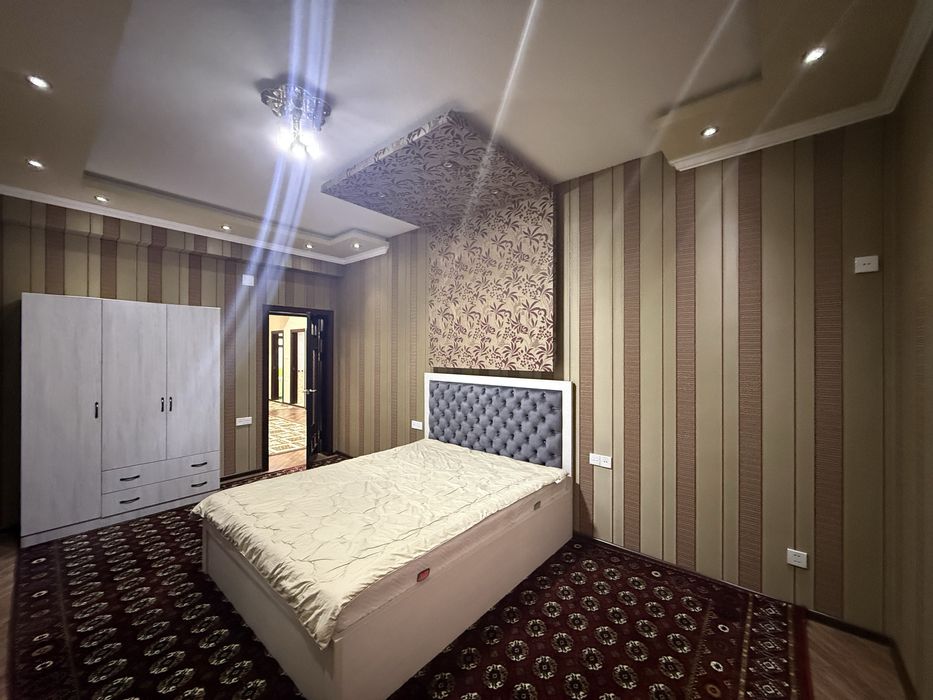 Продается 4х квартира заходи живи в Центре города ( на против УВД)