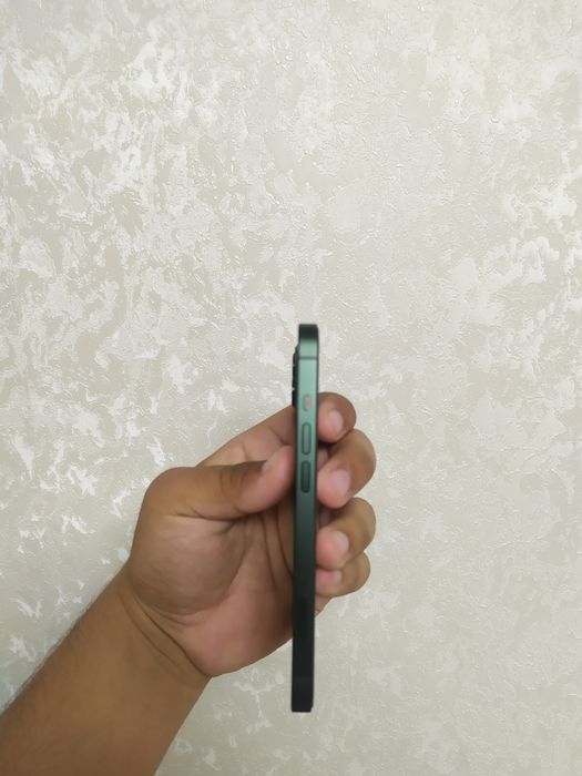 iPhone 13 128gb.
