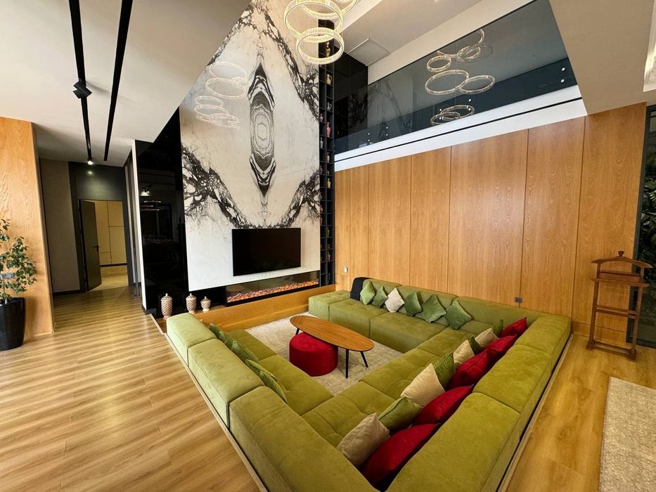 Оила ва Дўстлар учун Дубай Чорбогда жойлашган 20