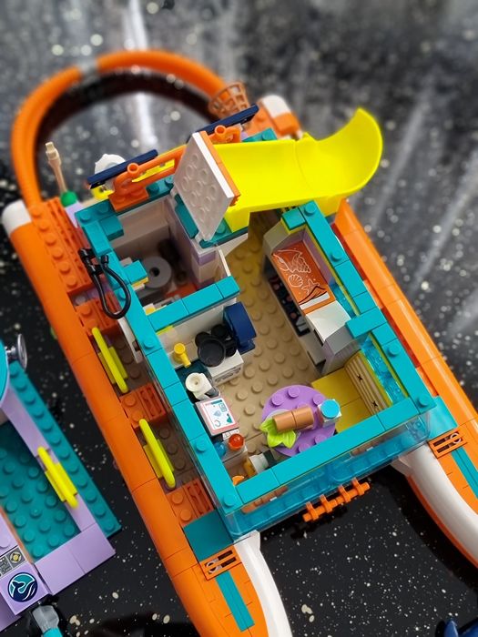 3 собранных конструктора Lego