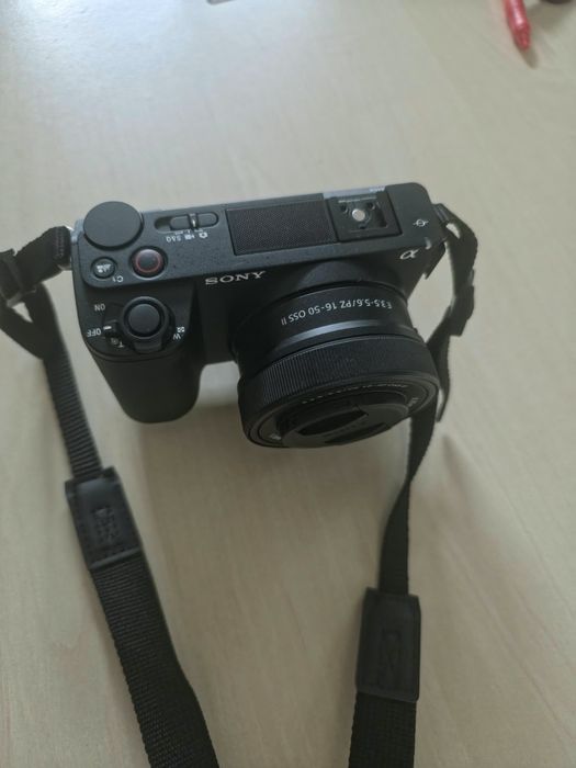Sony ZV-E10 II + 16-50mm OSS II, cumpărată F64 în 2026, garanție valabilă, stare foarte bună. 3.900 lei negociabil. București/Bragadiru.