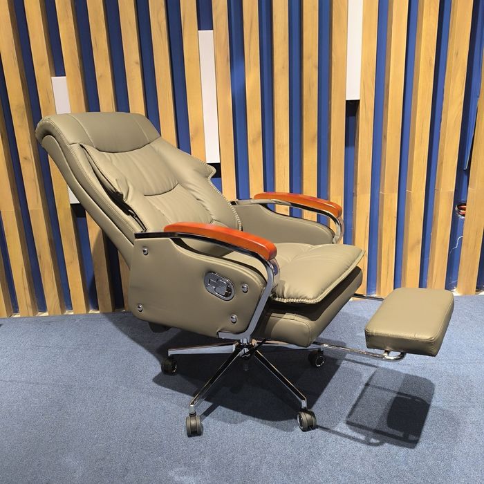 Офисное кресло для руководителя модель 808