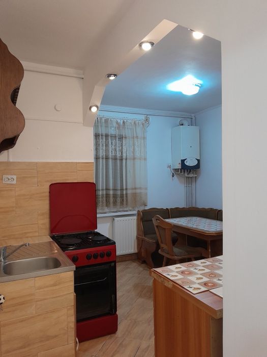 Dau în chirie apartament cu 2 camere în Tg Mureș,  Calea Sighișoarei.