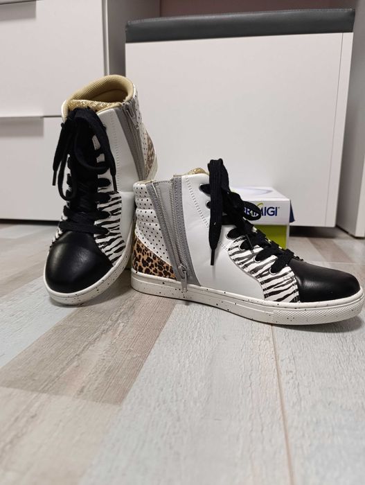 Нови боти Primigi