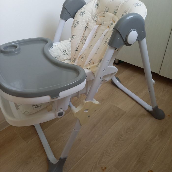 Детский стульчик. Детский стол для кормления
