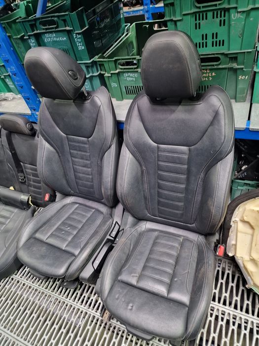 Scaune interior piele neagra recaro sport cu incalzire  bmw g26