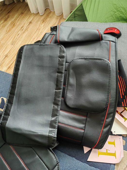 Vând huse noi pentru scaune auto.