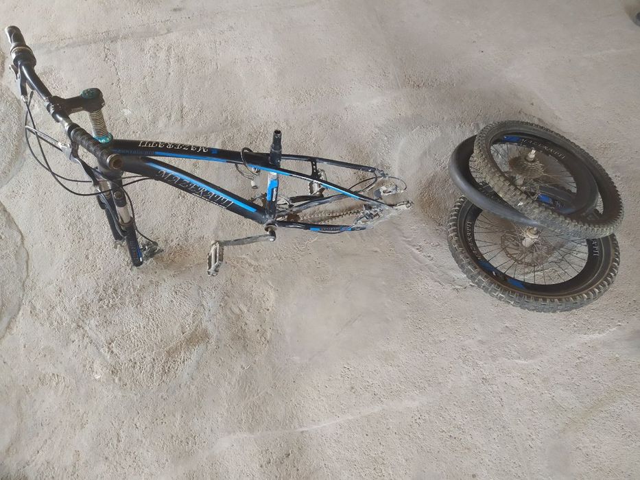 Велосипед в разобранном виде