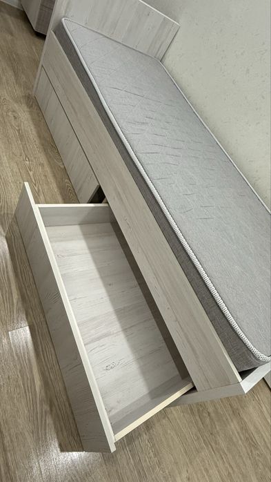 Продам 2 кровати 90*200