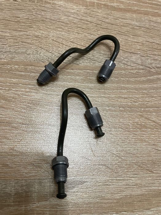 НОВИ Тръбички задни спирачни апарати лява дясна Audi A3 8P Golf 5 Seat