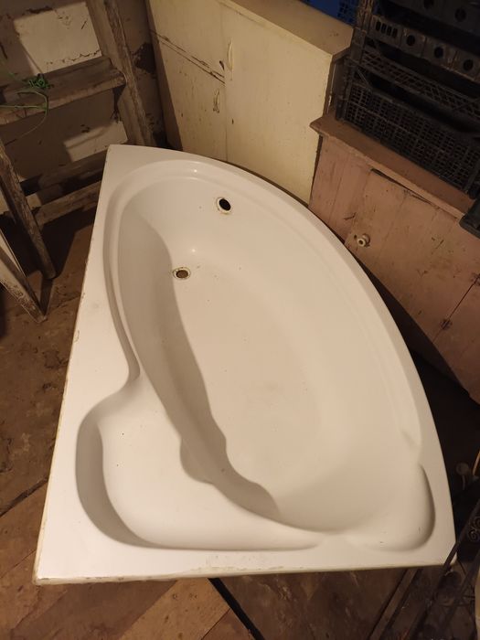 Cadă pe colț 1.50 x 1.00 – stare bună