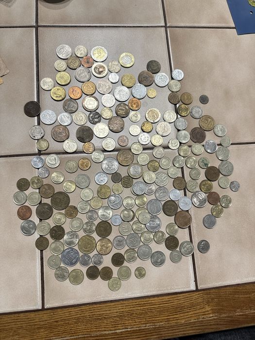 Продам монеты  разные