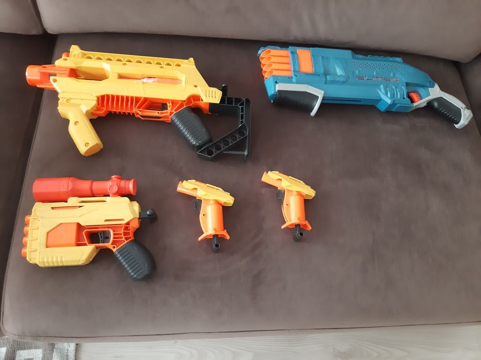 Jucări: lege ninjago și arme nerf la oferta