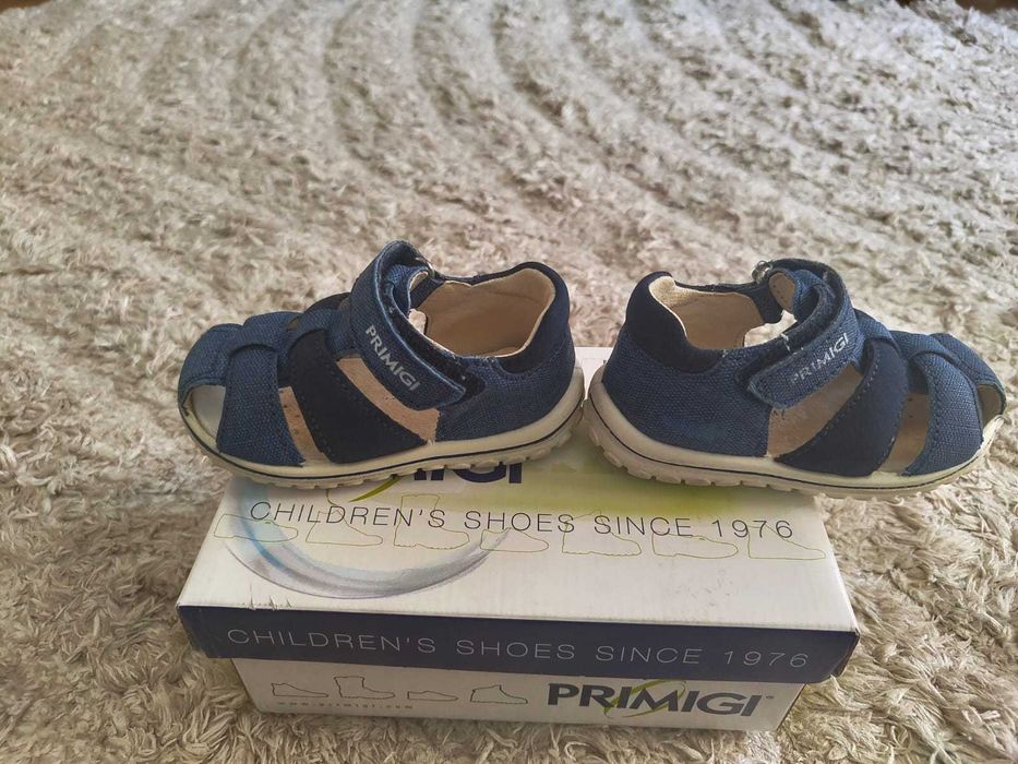 Vand sandale Primigi baieti nr 22, int 13,5 pret 100