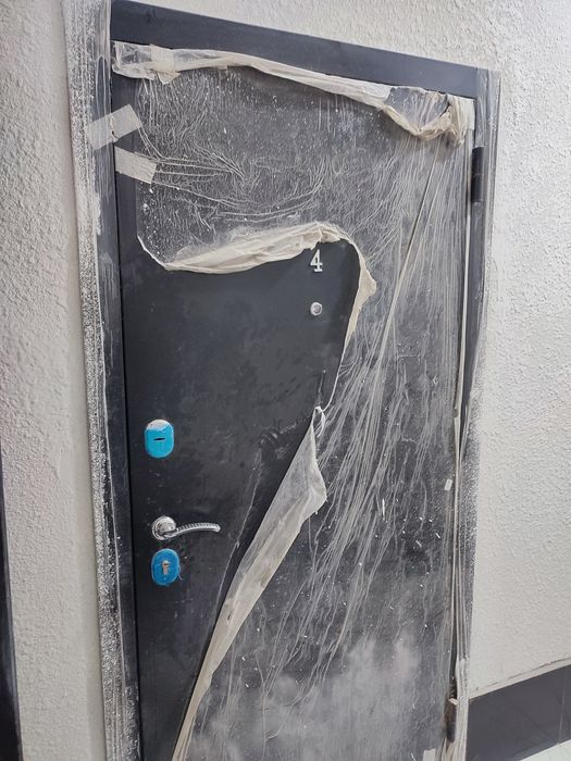 Дверь входная состояние отличное