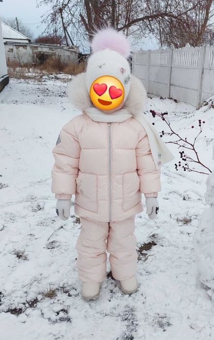 Продам зимний комбинезон на девочку,104р
