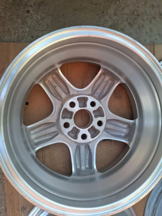 Продам оригинальные диски на LEXUS RX300 R16