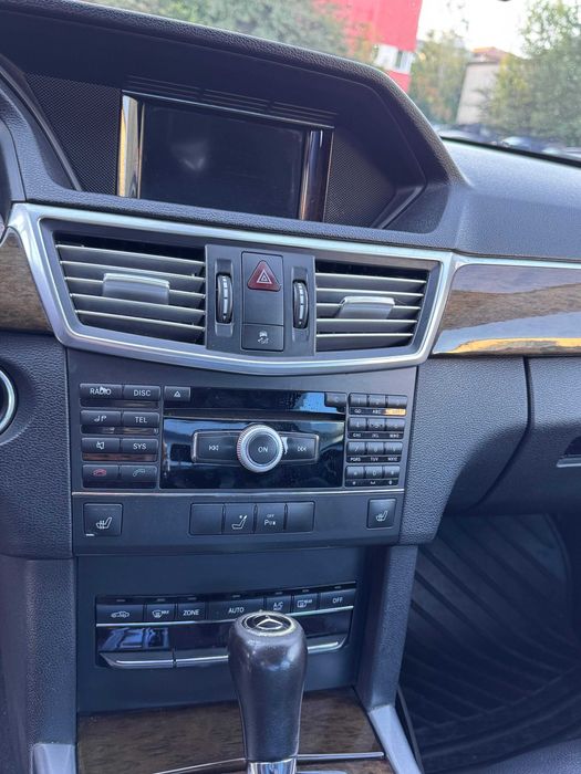 Mercedes Benz E220