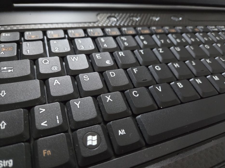 Laptop M57RU DIVINE-X – Best of 2007 - 8800M GTX  -  Retro - Colectie