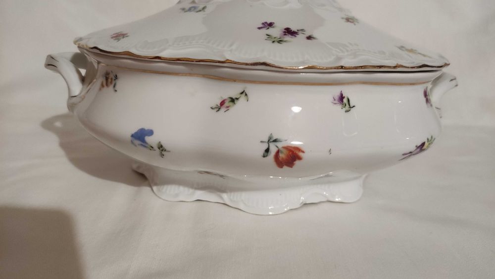 Съд за топло сервиране/терин на Thun Бохемия Чехословакия