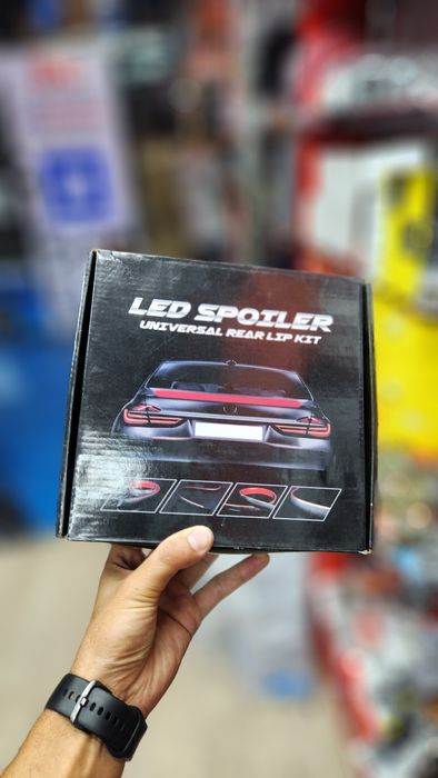 Led Spoiler universal.