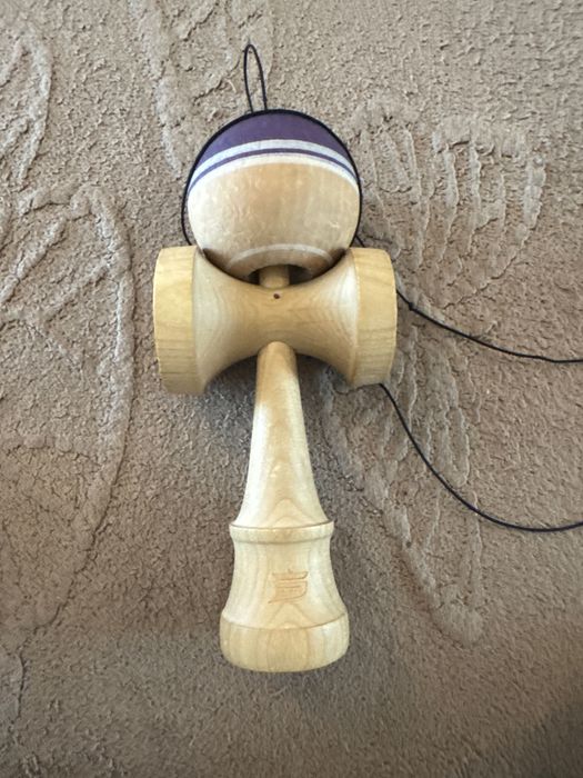 Kendama cu Tama Daoriginz și Ken de pe MonsterKendama