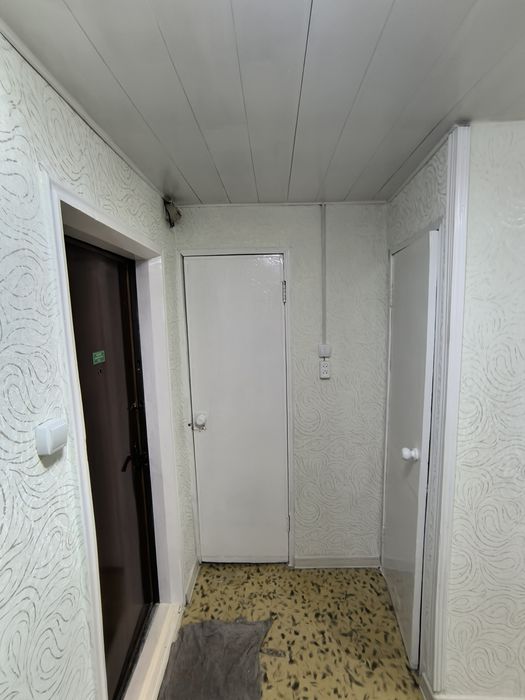 2 х ком. квартиры в СПУТНИКЕ в деревянном доме в большом АССОРТИМЕНТЕ