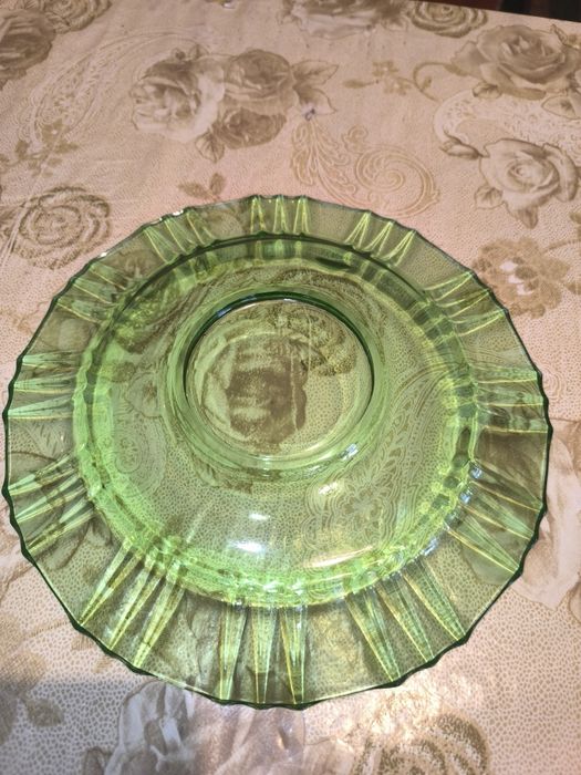 Стъклен поднос (НОВ)