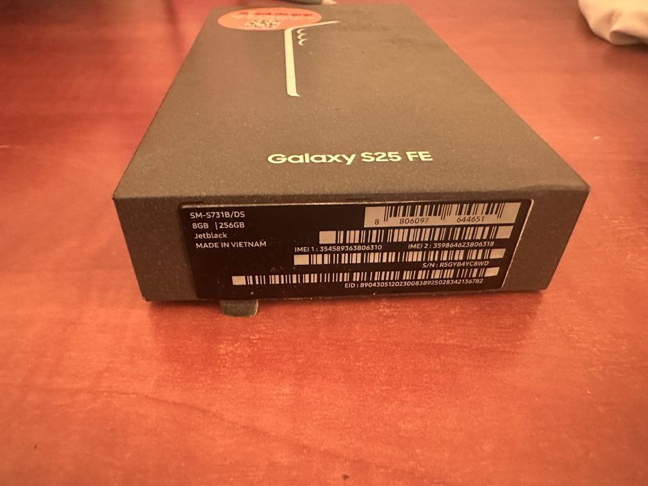 Samsung  S25 FE!!Garnyie