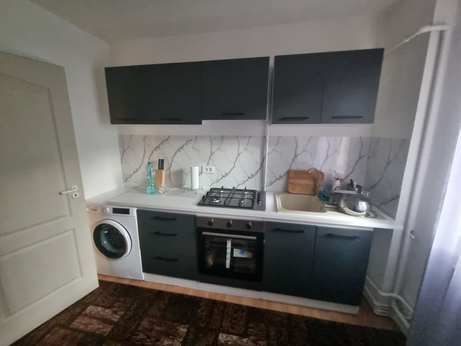 Inchiriez apartament