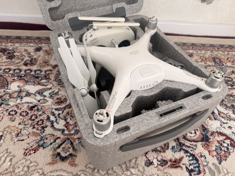 Продам дрон DJI Phantom 4 Advancsd с двумя батареями