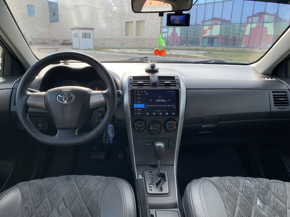 Тойота королла 2012