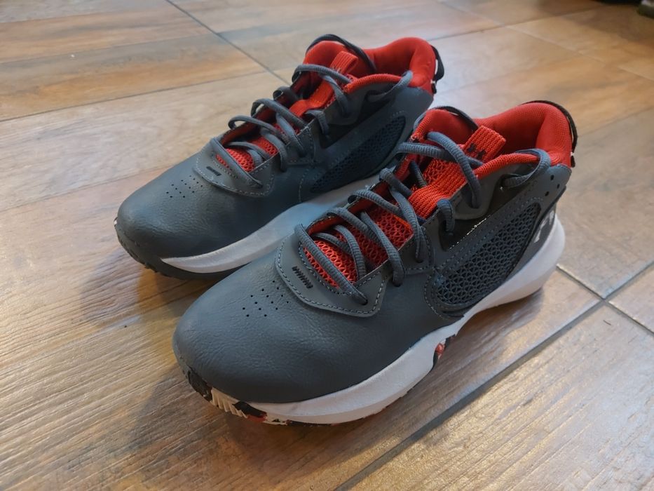 Under armour обувки