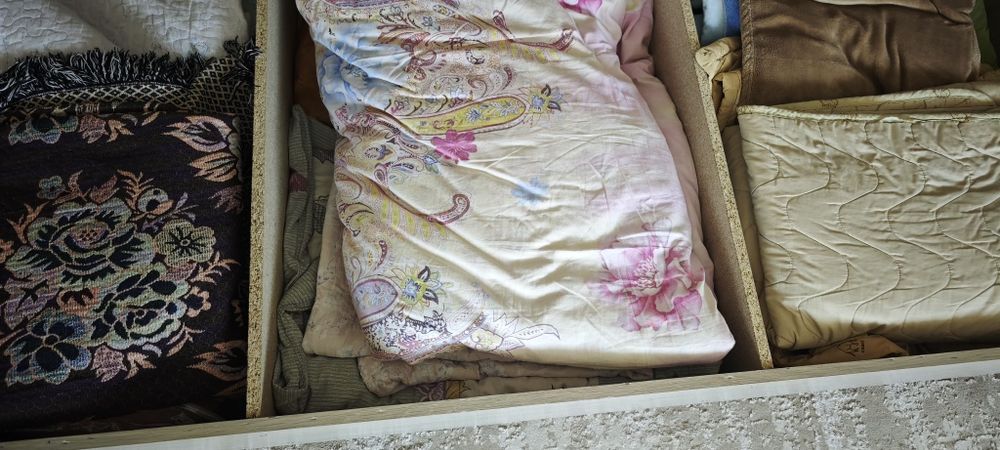 родаю 4 кровати, размер 90×200.