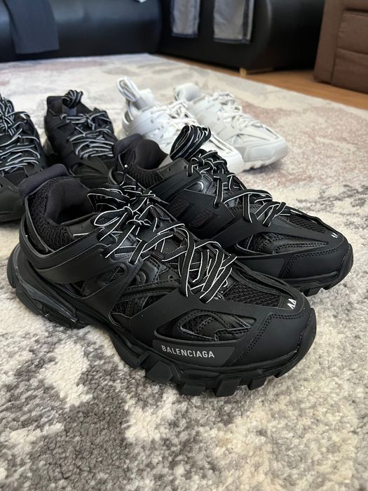 Vând balenciaga track albi/negri