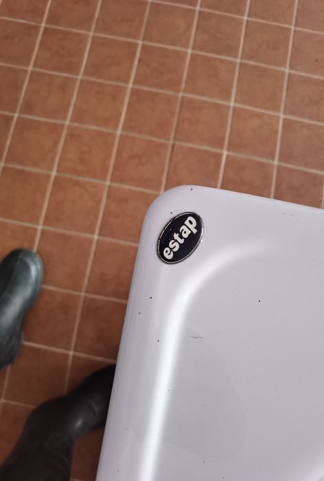 Vând vană din tablă de calitate !