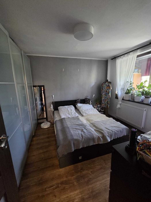 4 camere | 84 mp + boxă 5 mp | Centrală proprie | 2 băi | Etaj 3 4 | Metrou 5 min | Valea Argeșului